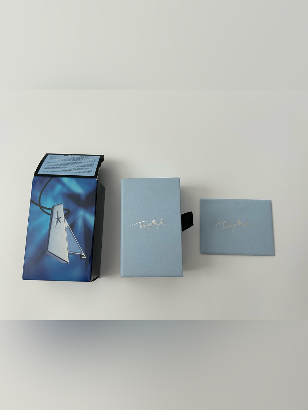 Thierry Mugler Angel Pendant Lucky Touch Solid Perfume
0.015oz
.45g
France